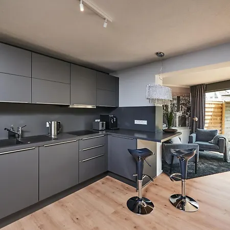 Criston Apartments - Happy Terrace H40 *