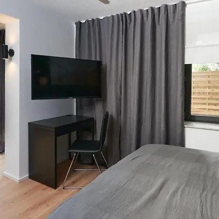 Stadt- und Kliniknahe 1 Zimmer Wohnung mit Terrasse + Apartment Tübingen