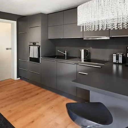 Criston Apartments - Happy Terrace H40 Apartment *